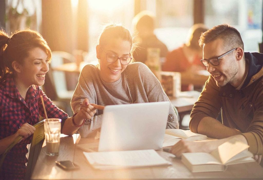 Simulasi III ISK APS D3 Teknologi Komputer